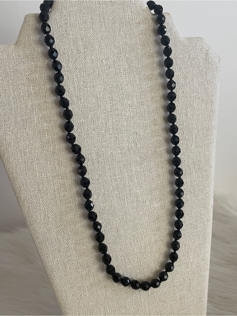 Vintage Classic Black Faceted Gem Beaded strand Necklace - 22”